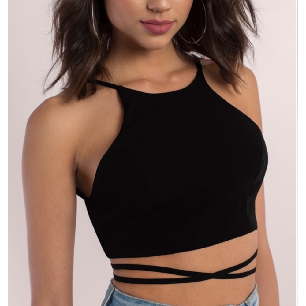 Tobi Black Tie Around Crop Top